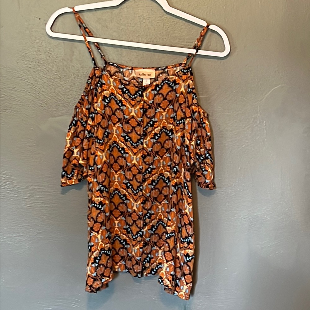 Willow-root size large. Fall looking top  short sleeved very flowing
